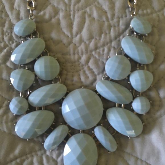 Light blue chunky necklace - Picture 2 of 2